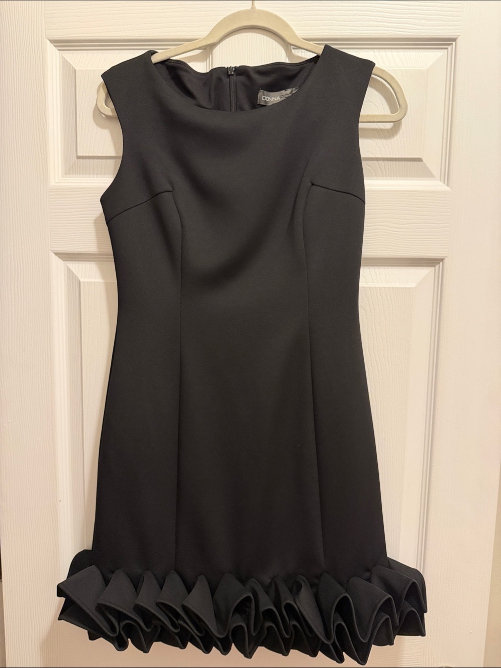 Donna Morgan Black Ruffle-Hem Sheath Dress